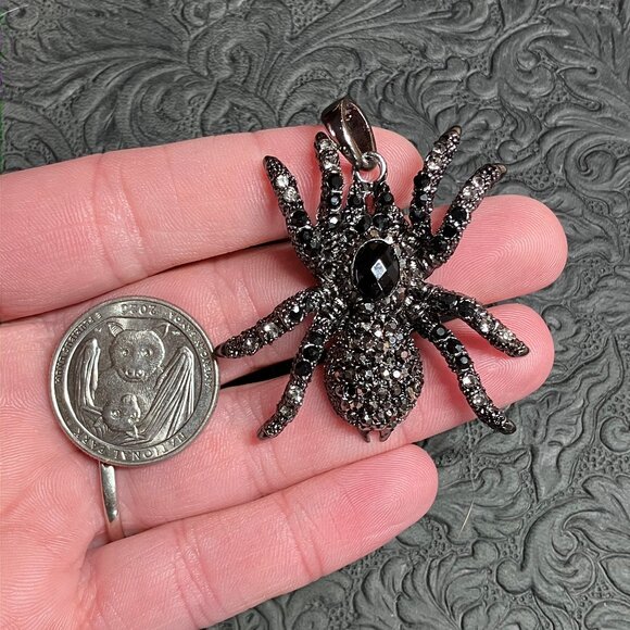 Black Rhinestone Tarantula Spider Pendant Ornament Halloween Jewelry - Picture 6 of 7